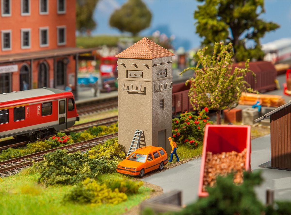 Faller H0 (1:87) 120261 - Trafohäuschen mit Spitzdach | Modellbahn | Modelleisenbahn