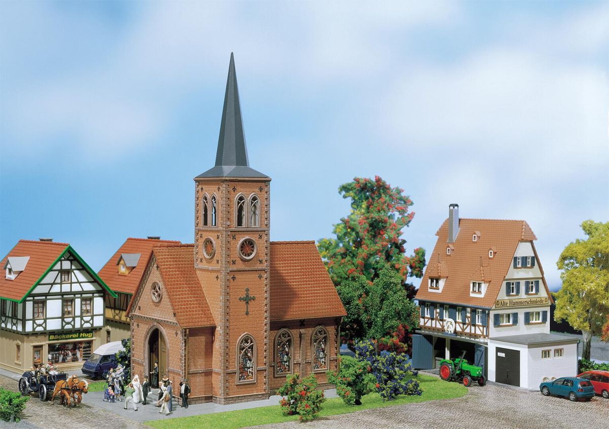 Faller H0 (1:87) 130239 - Kleinstadt-Kirche | Modellbahn | Modelleisenbahn