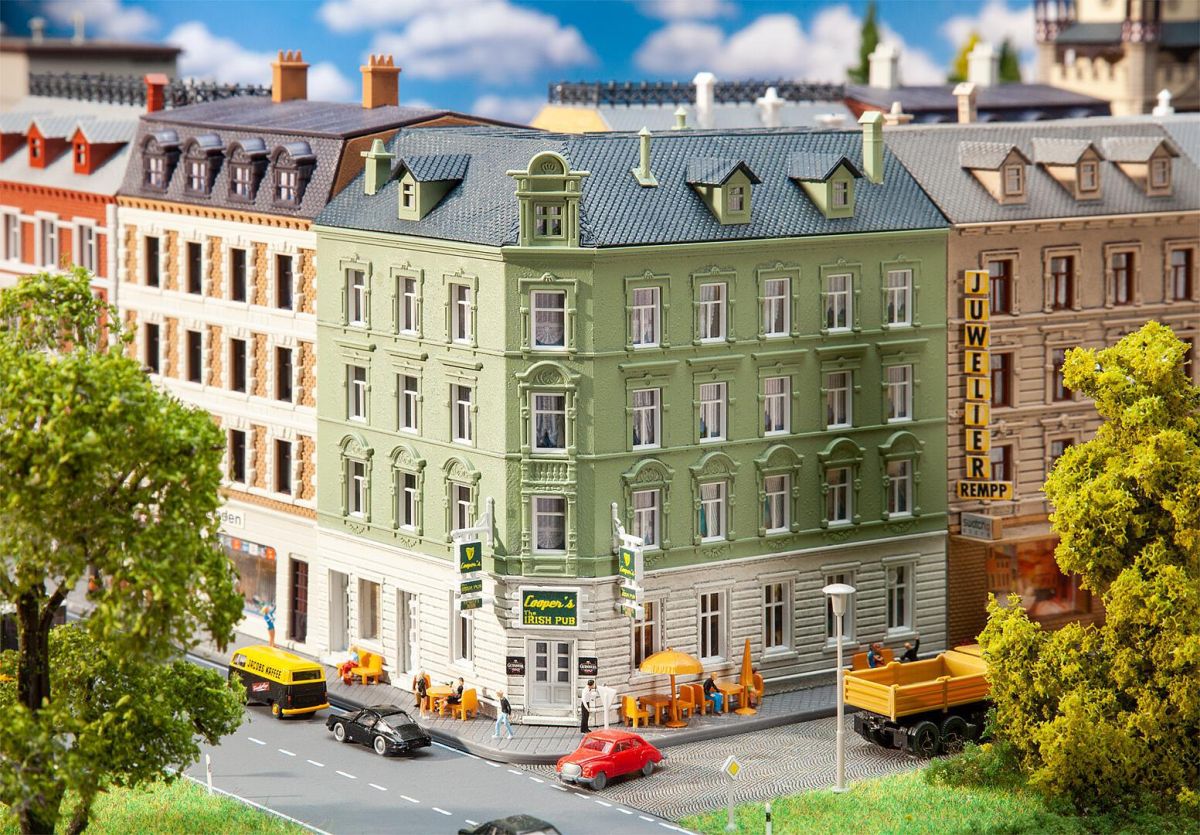 Faller N 232313 - Stadteckhaus mit Kneipe | Modellbahn | Modelleisenbahn