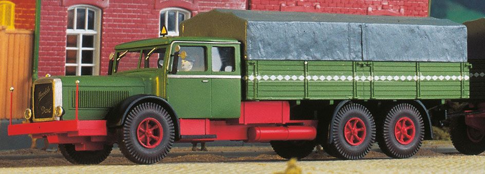 Weinert H0 (1:87) 4500 - Henschel 36W3 dreiachsiger Schwerlastwagen | Modellbahn | Modelleisenbahn