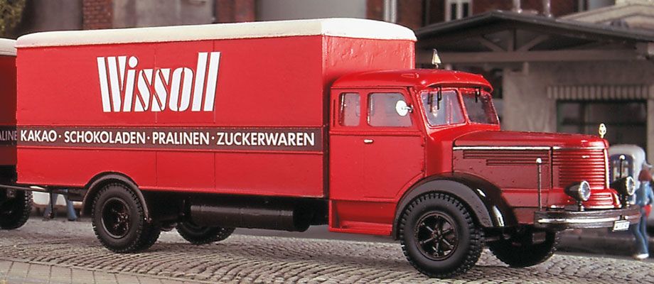 Weinert H0 (1:87) 4504 - Krupp Titan mit Kofferaufbau | Modellbahn | Modelleisenbahn