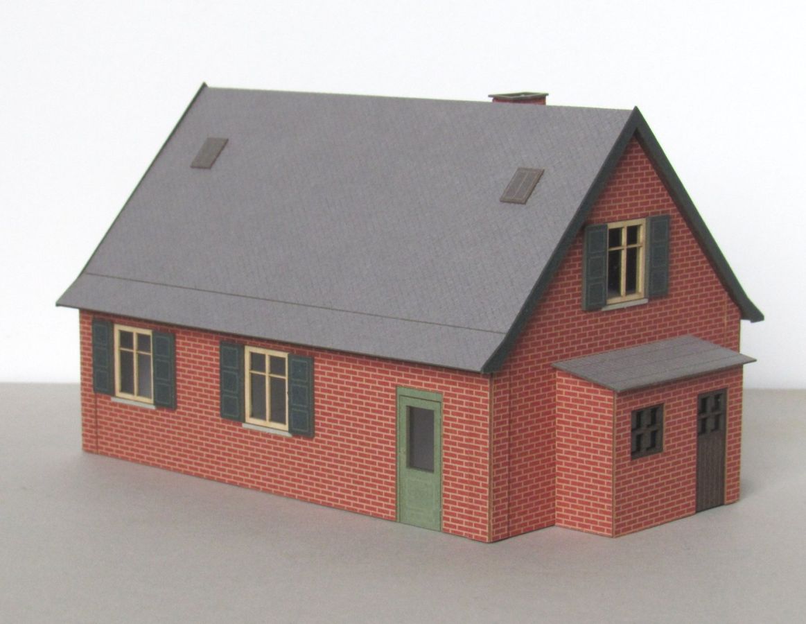 Modellbau Laffont H0 (1:87) H8711 - Siedlungshaus in Backsteinausführung mit Anbau | Modellbahn | Modelleisenbahn